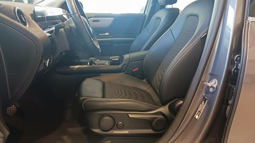 Foto 20 Mercedes GLA 200 d Style