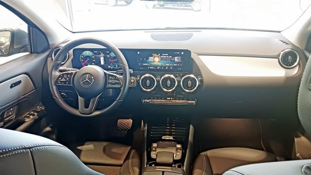 Foto 22 Mercedes GLA 200 d Style