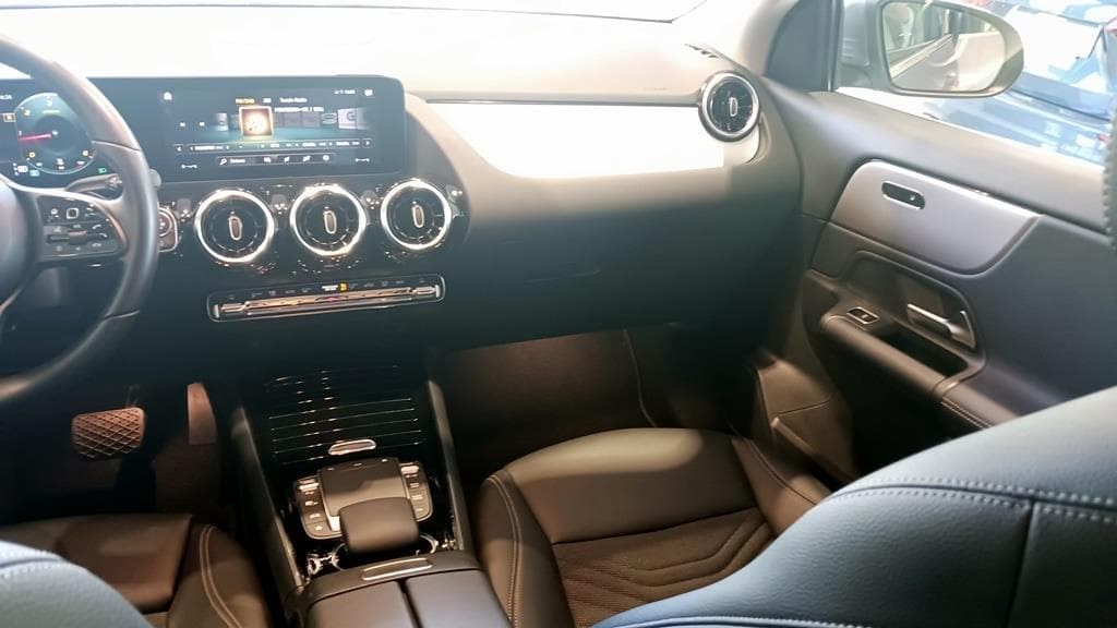 Foto 23 Mercedes GLA 200 d Style