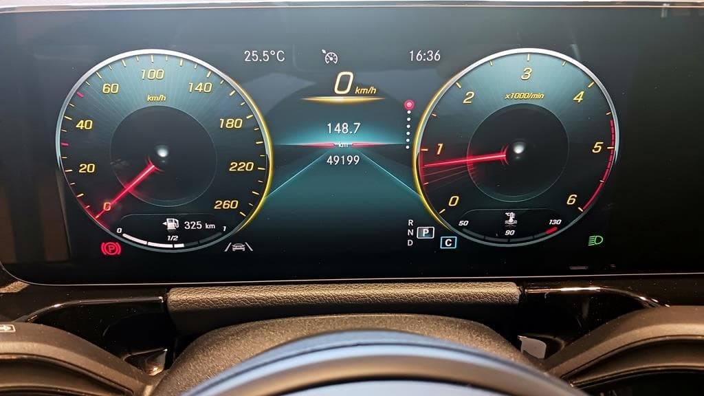 Foto 27 Mercedes GLA 200 d Style