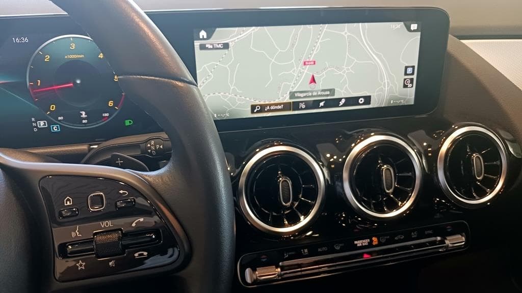Foto 28 Mercedes GLA 200 d Style