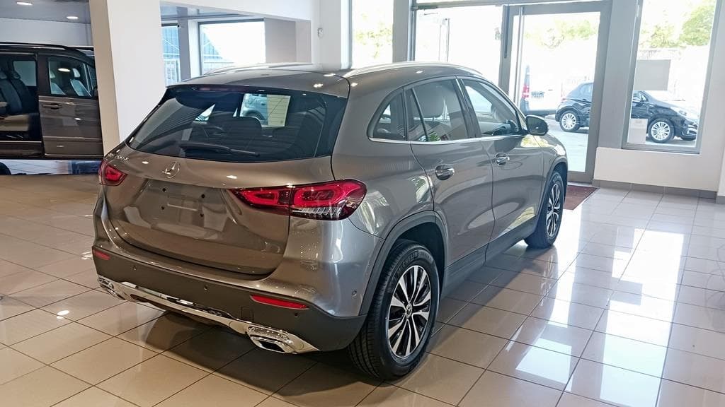 Foto 5 Mercedes GLA 200 d Style