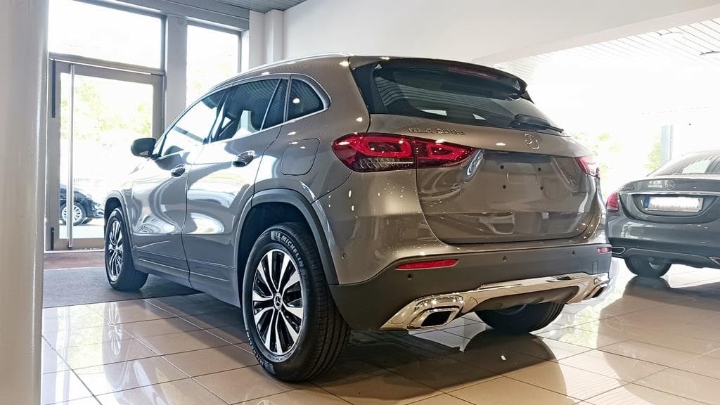 Foto 8 Mercedes GLA 200 d Style