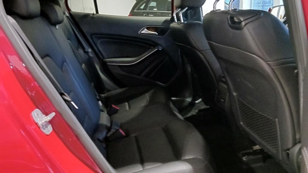 Foto 16 Mercedes GLA 220 CDI Urban Aut.