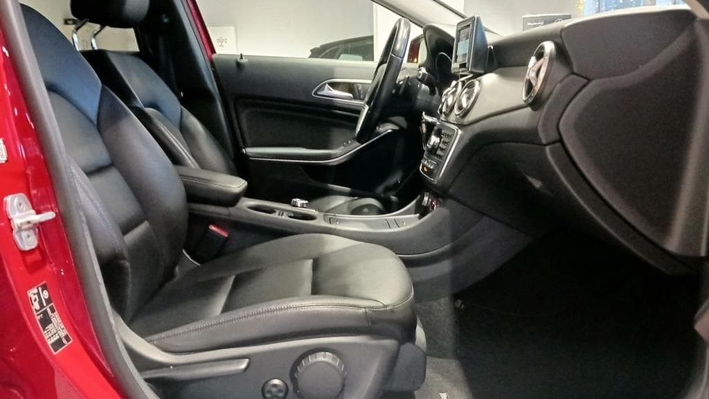 Foto 21 Mercedes GLA 220 CDI Urban Aut.