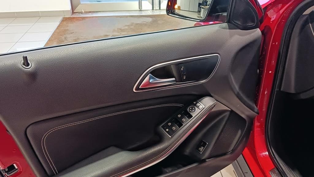 Foto 26 Mercedes GLA 220 CDI Urban Aut.