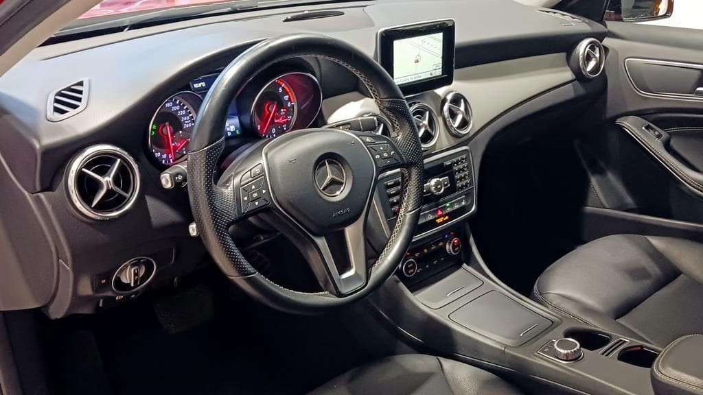Foto 28 Mercedes GLA 220 CDI Urban Aut.