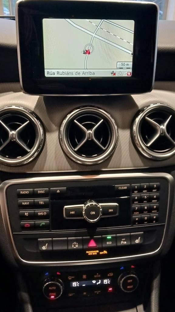 Foto 33 Mercedes GLA 220 CDI Urban Aut.