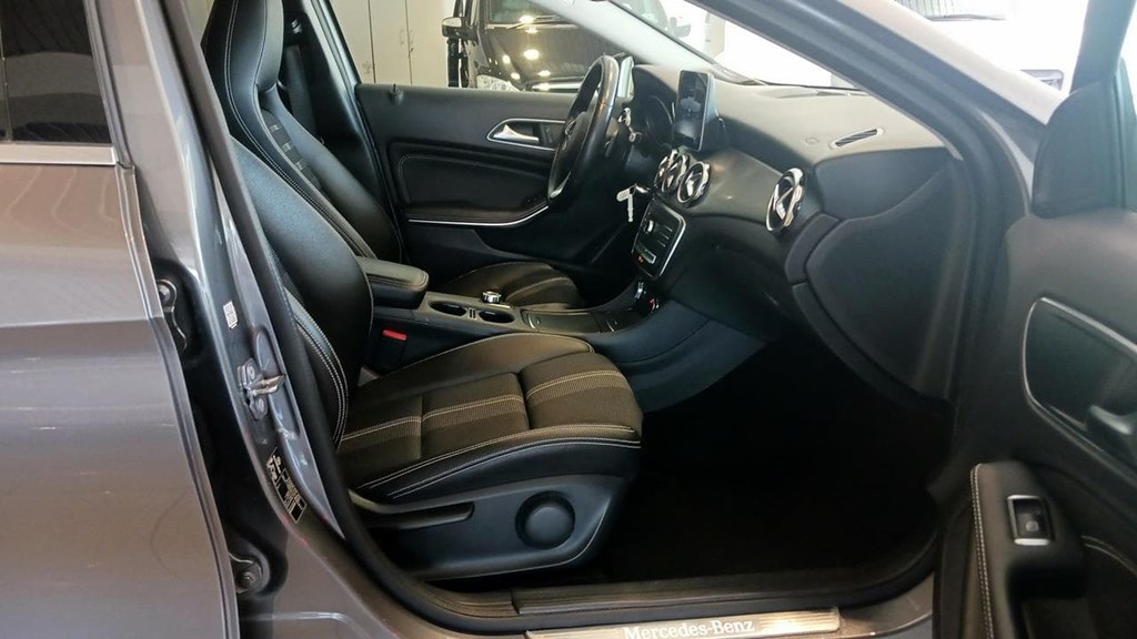Foto 10 Mercedes GLA 220 d Urban 7G-DCT