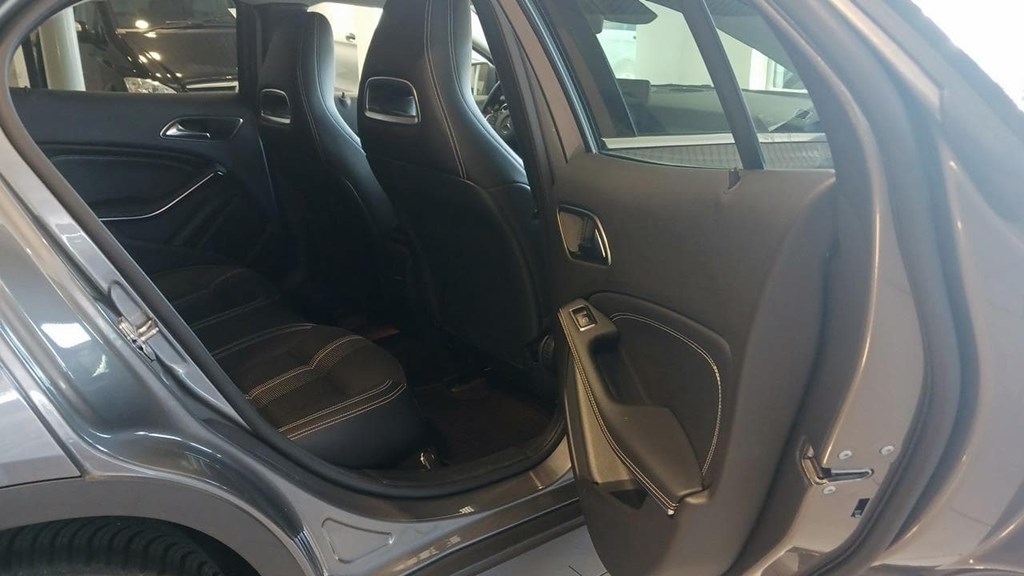 Foto 18 Mercedes GLA 220 d Urban 7G-DCT