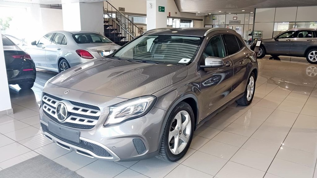 Foto 1 Mercedes GLA 220 d Urban 7G-DCT