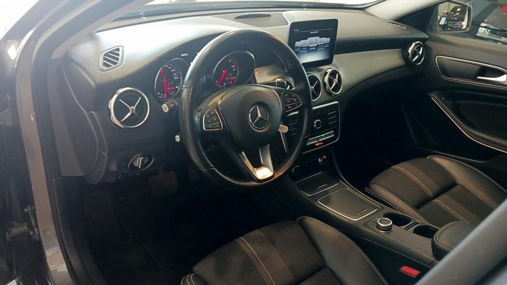 Foto 25 Mercedes GLA 220 d Urban 7G-DCT