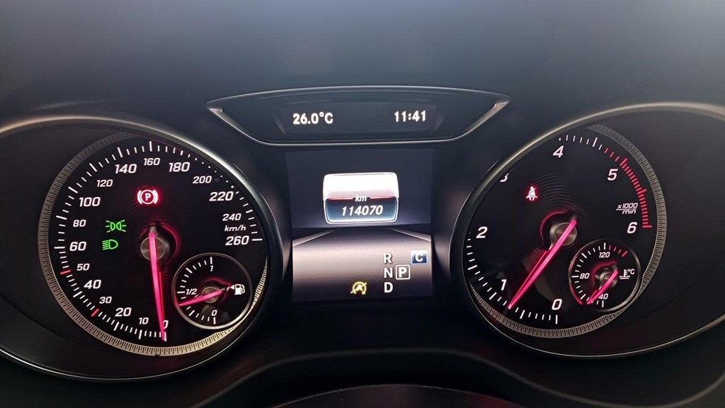 Foto 27 Mercedes GLA 220 d Urban 7G-DCT