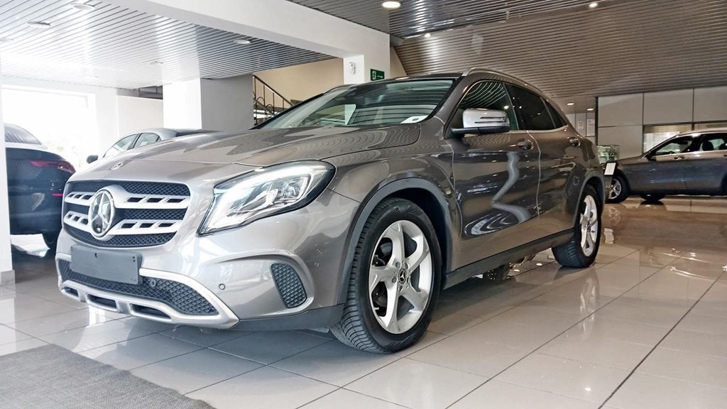 Foto 2 Mercedes GLA 220 d Urban 7G-DCT