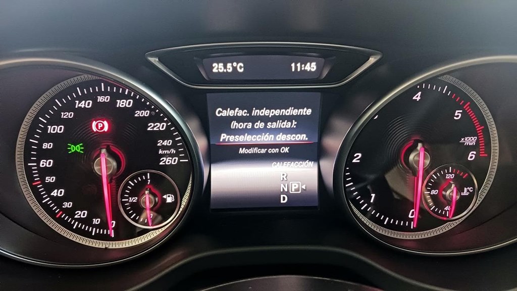 Foto 30 Mercedes GLA 220 d Urban 7G-DCT