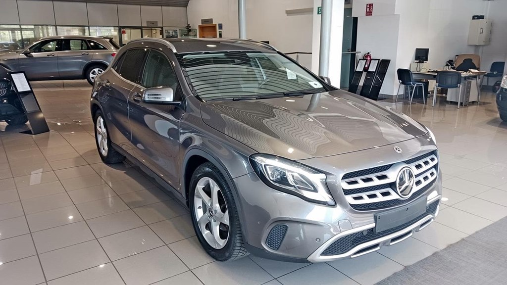 Foto 3 Mercedes GLA 220 d Urban 7G-DCT