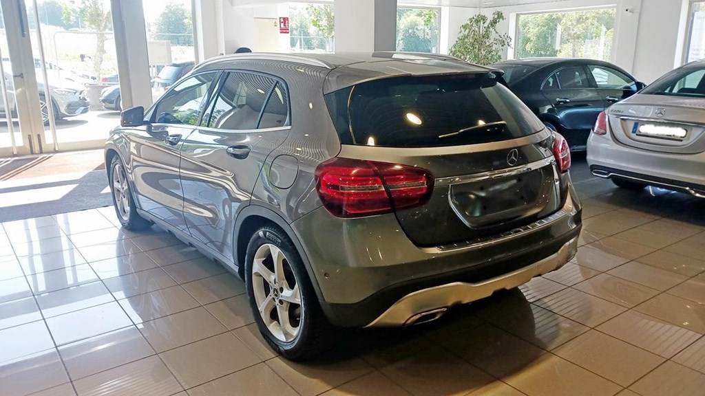 Foto 6 Mercedes GLA 220 d Urban 7G-DCT