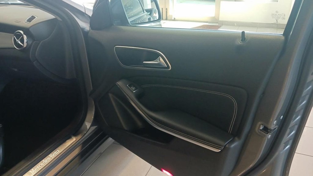 Foto 9 Mercedes GLA 220 d Urban 7G-DCT