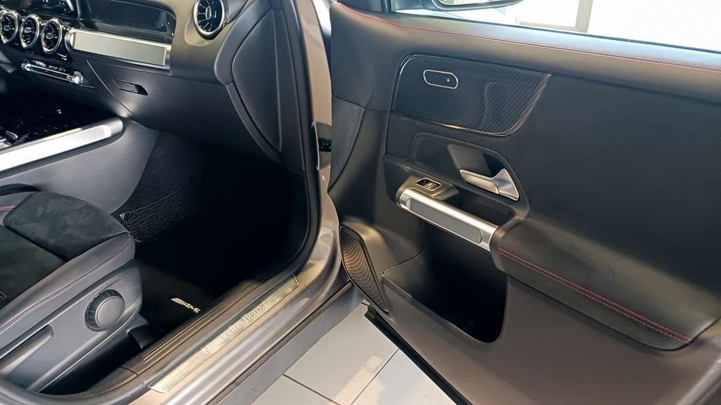 Foto 11 Mercedes GLB 200 d AMG 8G-DCT