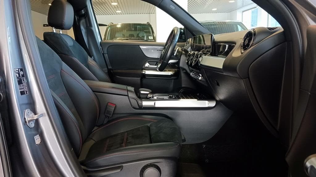 Foto 12 Mercedes GLB 200 d AMG 8G-DCT