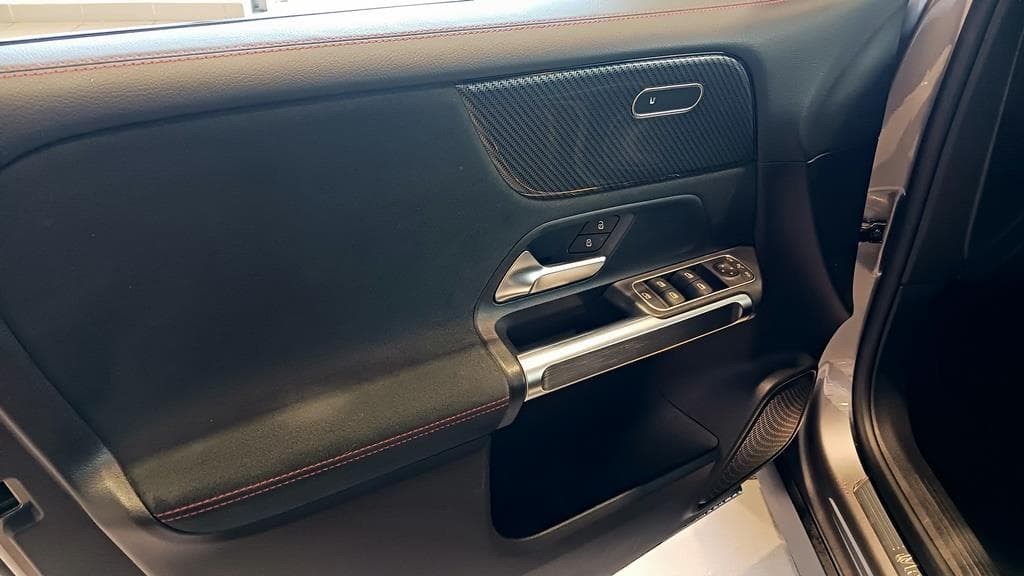 Foto 16 Mercedes GLB 200 d AMG 8G-DCT