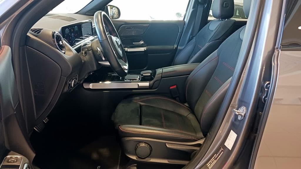 Foto 17 Mercedes GLB 200 d AMG 8G-DCT