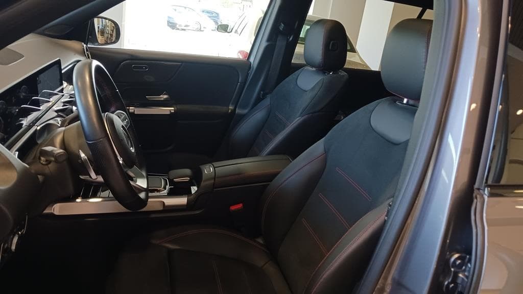 Foto 18 Mercedes GLB 200 d AMG 8G-DCT