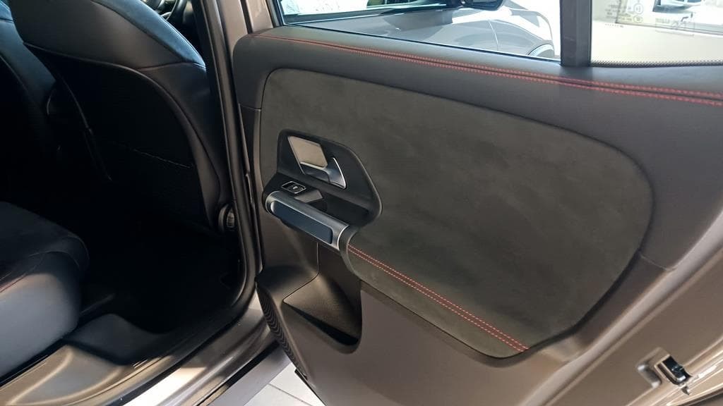 Foto 20 Mercedes GLB 200 d AMG 8G-DCT