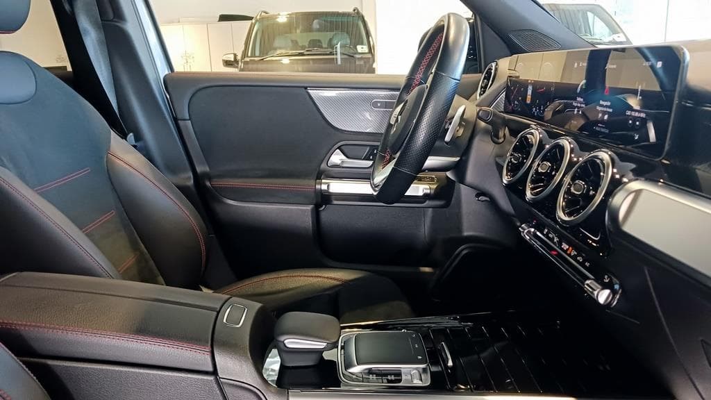 Foto 26 Mercedes GLB 200 d AMG 8G-DCT