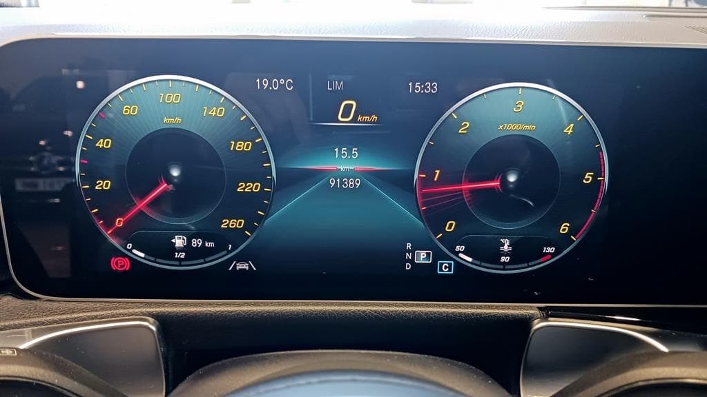 Foto 28 Mercedes GLB 200 d AMG 8G-DCT