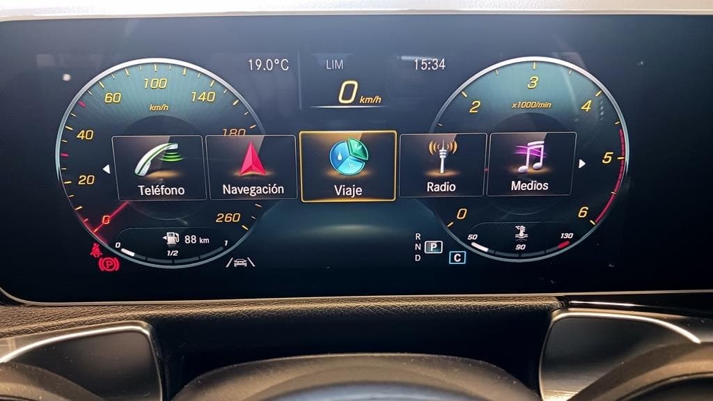 Foto 29 Mercedes GLB 200 d AMG 8G-DCT