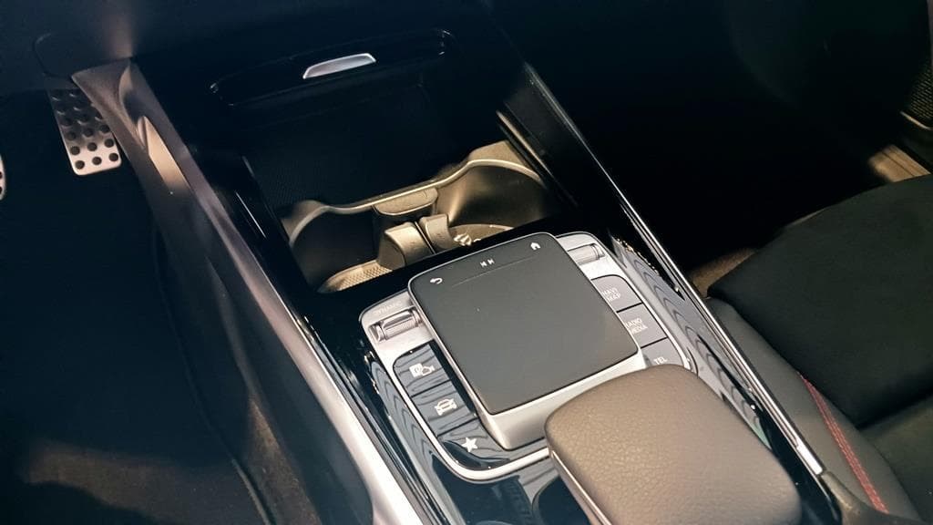 Foto 34 Mercedes GLB 200 d AMG 8G-DCT