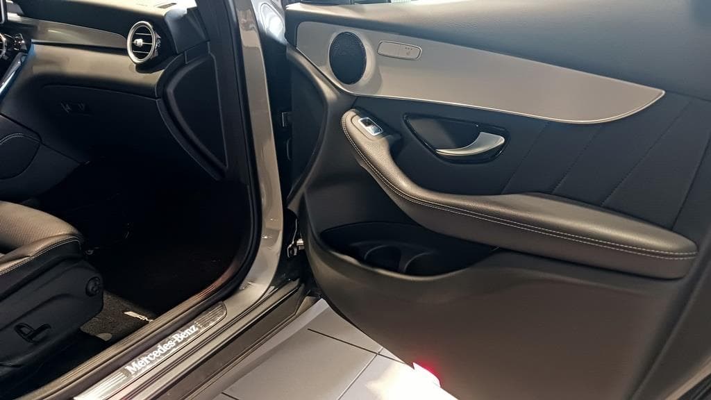 Foto 9 Mercedes GLC 220 d 4M SUV Exclusive/AMG 9G-TRONIC