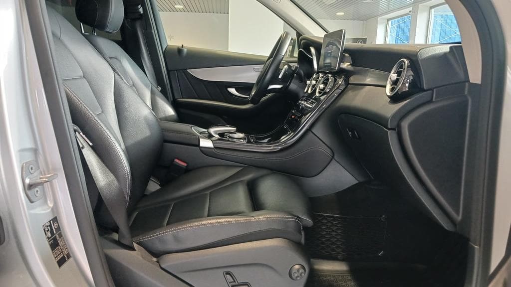 Foto 15 Mercedes GLC 220 d 4M SUV Exclusive/AMG int.