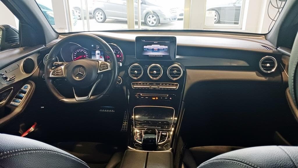 Foto 15 Mercedes GLC 250 d 4M SUV AMG 9G-TRONIC
