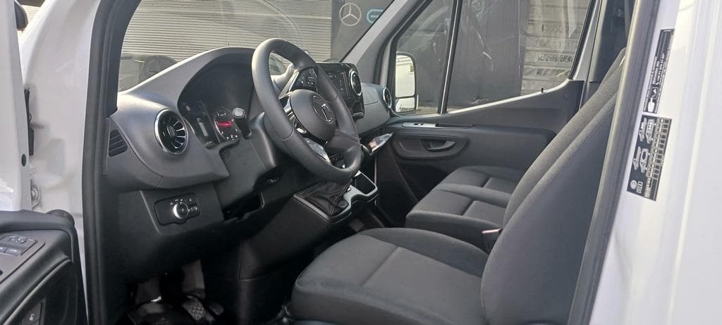 Foto 10 Mercedes Sprinter 311 CDI Furgón PRO Medio