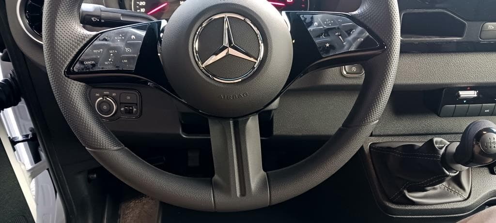 Foto 13 Mercedes Sprinter 311 CDI Furgón PRO Medio