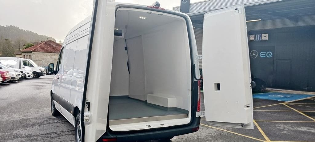 Foto 20 Mercedes Sprinter 311 CDI Furgón PRO Medio