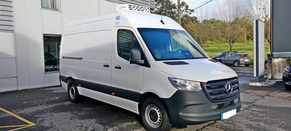 Foto 2 Mercedes Sprinter 311 CDI Furgón PRO Medio