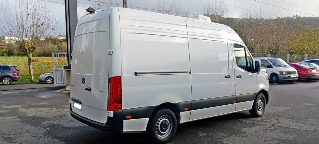 Foto 3 Mercedes Sprinter 311 CDI Furgón PRO Medio