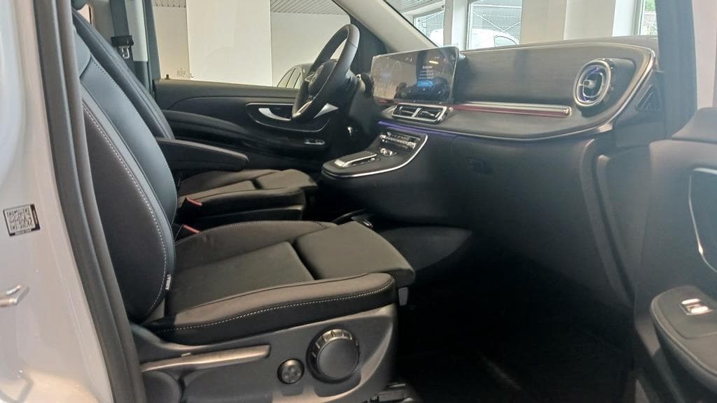 Foto 13 Mercedes V 300 d Avantgarde Extralargo Aut.