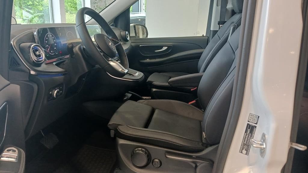 Foto 16 Mercedes V 300 d Avantgarde Extralargo Aut.