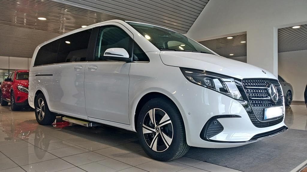 Foto 4 Mercedes V 300 d Avantgarde Extralargo Aut.