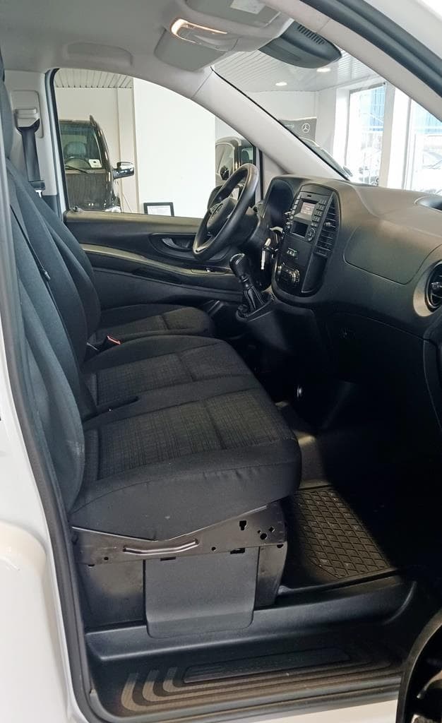 Foto 17 Mercedes VITO 114 CDI Furgón Larga