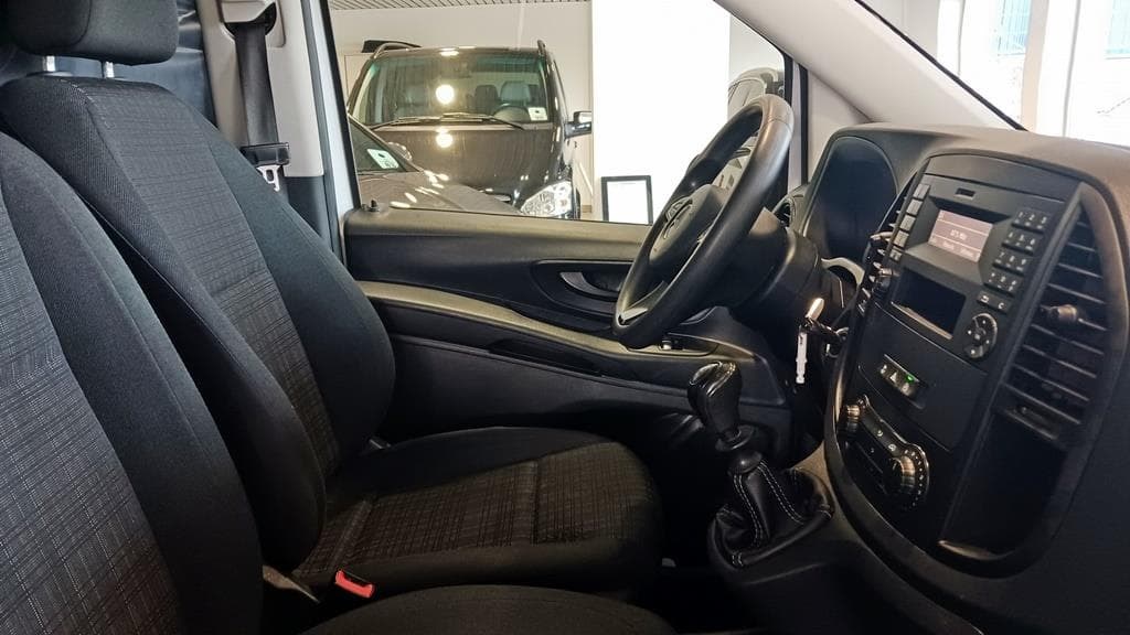 Foto 24 Mercedes VITO 114 CDI Furgón Larga