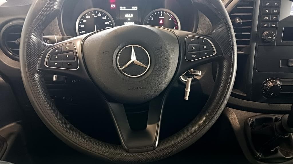 Foto 25 Mercedes VITO 114 CDI Furgón Larga