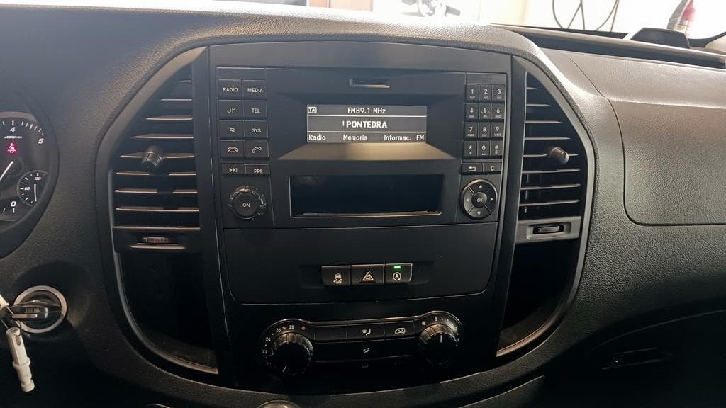 Foto 29 Mercedes VITO 114 CDI Furgón Larga