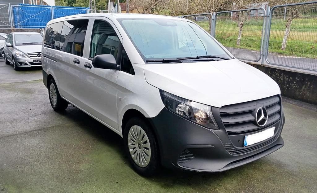 Foto 2 Mercedes VITO 114 CDI Tourer PRO Larga Aut.
