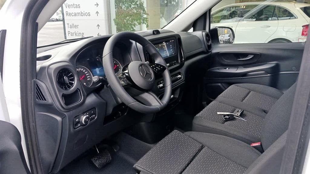 Foto 5 Mercedes VITO 114 CDI Tourer PRO Larga Aut.