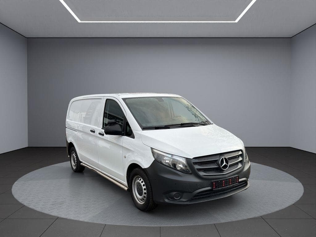 Foto 2 Mercedes VITO 116 CDI Furgón Compacta